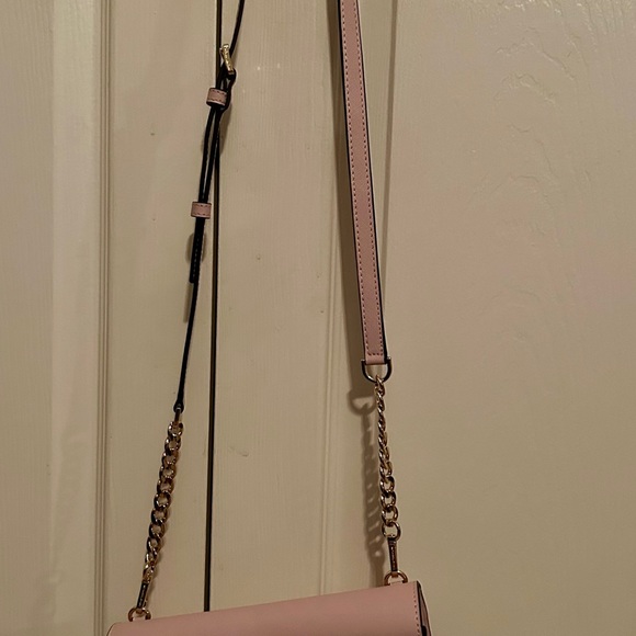 Light pink Micheal Kors Clutch with wallet. - Picture 8 of 8